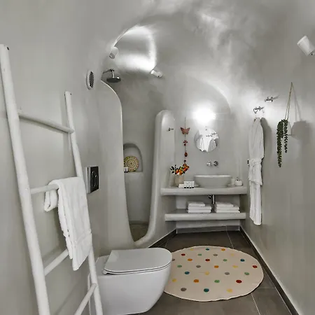 Mellow Luxury Cave Hotel 3*